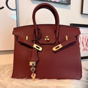 Elegant Burgundy Leather Handbag